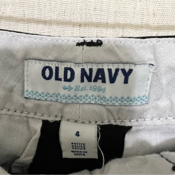 Old Navy black chino shorts size 4P - Picture 6 of 6